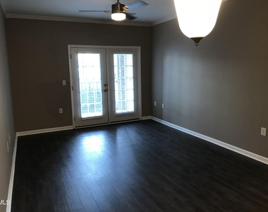 2610 Oldgate Drive - Photo Thumbnail 7