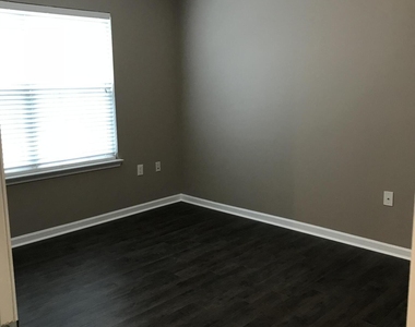 2610 Oldgate Drive - Photo Thumbnail 12