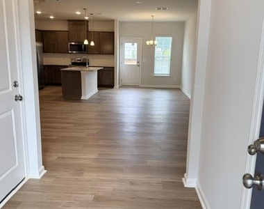 204 Broomside Avenue - Photo Thumbnail 4