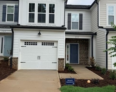 204 Broomside Avenue - Photo Thumbnail 2