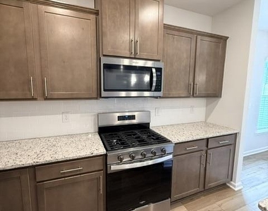 204 Broomside Avenue - Photo Thumbnail 13