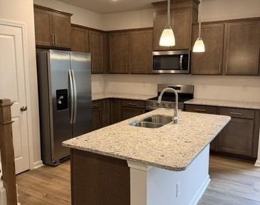 204 Broomside Avenue - Photo Thumbnail 7