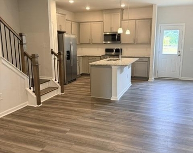 204 Broomside Avenue - Photo Thumbnail 4