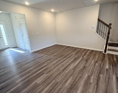 204 Broomside Avenue - Photo Thumbnail 13
