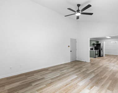 6649 Speight Circle - Photo Thumbnail 17