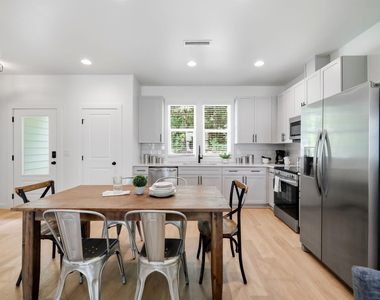 2815 Wilcox Place - Photo Thumbnail 12