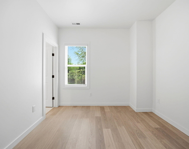 2815 Wilcox Place - Photo Thumbnail 16