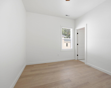 2815 Wilcox Place - Photo Thumbnail 18