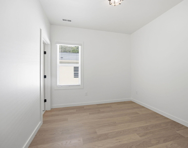 2815 Wilcox Place - Photo Thumbnail 20