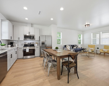 2815 Wilcox Place - Photo Thumbnail 2