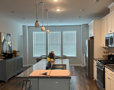 1021 Commack Drive - Photo Thumbnail 14