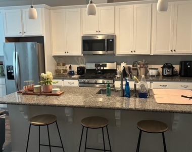 1021 Commack Drive - Photo Thumbnail 10