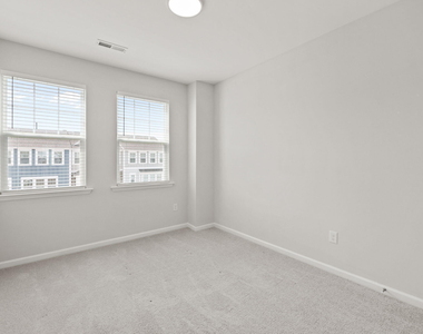 1021 Commack Drive - Photo Thumbnail 32