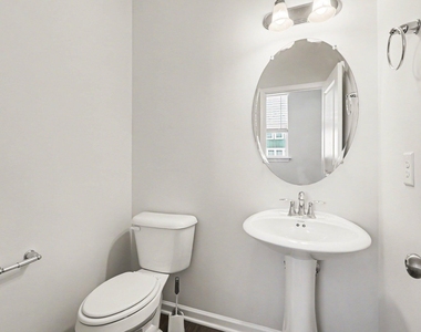 1021 Commack Drive - Photo Thumbnail 11