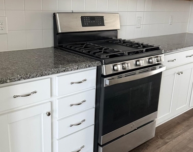 1021 Commack Drive - Photo Thumbnail 6