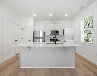 2819 Wilcox Place - Photo Thumbnail 16