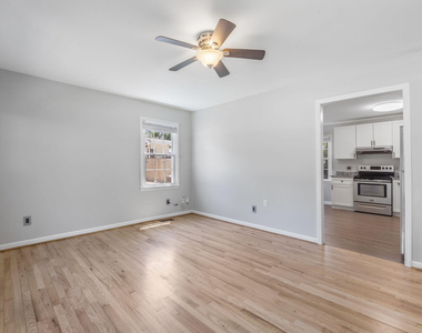427 W Park Street - Photo Thumbnail 9