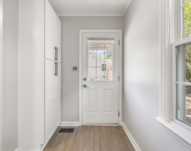 427 W Park Street - Photo Thumbnail 12