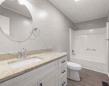 427 W Park Street - Photo Thumbnail 14