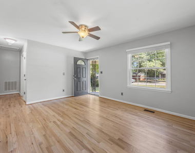 427 W Park Street - Photo Thumbnail 10