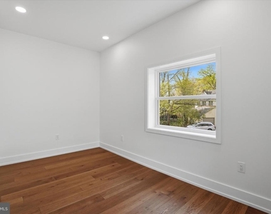 425 Grove Place - Photo Thumbnail 20