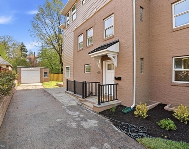 425 Grove Place - Photo Thumbnail 1