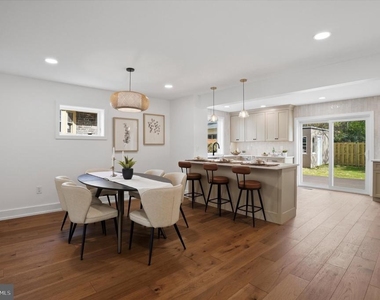 425 Grove Place - Photo Thumbnail 8