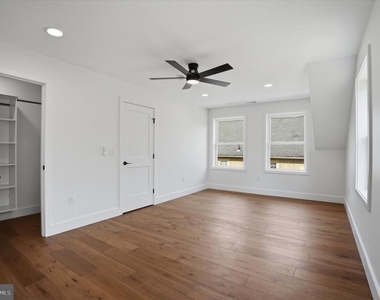 425 Grove Place - Photo Thumbnail 28
