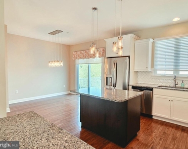 301 W Hamlin Avenue - Photo Thumbnail 7