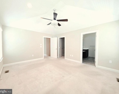 301 W Hamlin Avenue - Photo Thumbnail 11
