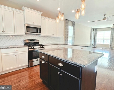 301 W Hamlin Avenue - Photo Thumbnail 4