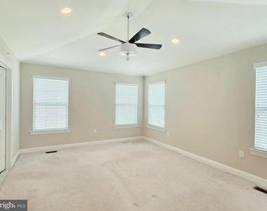 301 W Hamlin Avenue - Photo Thumbnail 10