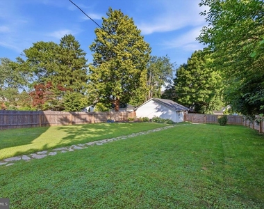 124 Price Street - Photo Thumbnail 3