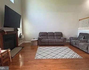 233 Tall Pines Drive - Photo Thumbnail 6