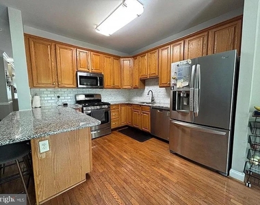 233 Tall Pines Drive - Photo Thumbnail 5