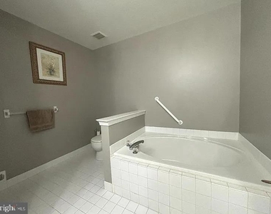 233 Tall Pines Drive - Photo Thumbnail 12