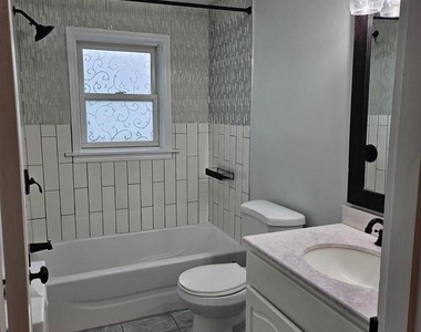 353 Jefferson Avenue - Photo Thumbnail 15