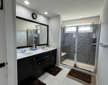 213 Catalpa Lane - Photo Thumbnail 12