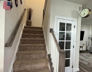 213 Catalpa Lane - Photo Thumbnail 9