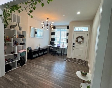 213 Catalpa Lane - Photo Thumbnail 1
