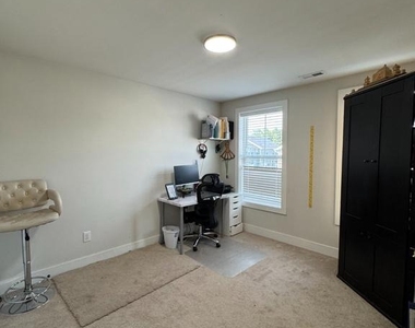 213 Catalpa Lane - Photo Thumbnail 17