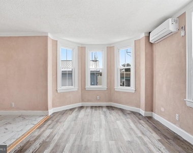 250 Washington Street - Photo Thumbnail 4