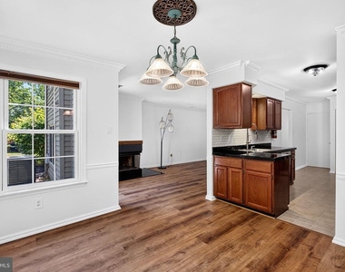 34 B Chicopee Drive - Photo Thumbnail 8