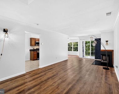 34 B Chicopee Drive - Photo Thumbnail 5