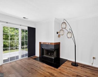 34 B Chicopee Drive - Photo Thumbnail 6