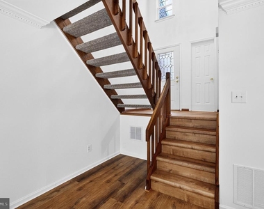 34 B Chicopee Drive - Photo Thumbnail 3