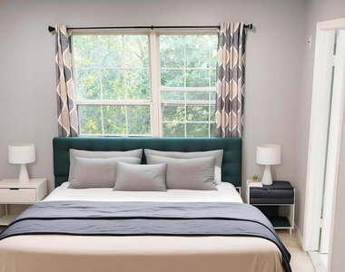 6 Halstead Place - Photo Thumbnail 3