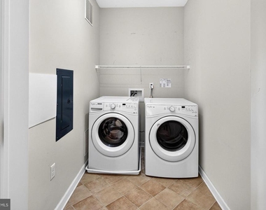 1137 Halifax Place - Photo Thumbnail 5