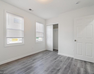 146 Nassau Street - Photo Thumbnail 10