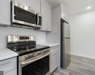 146 Nassau Street - Photo Thumbnail 7